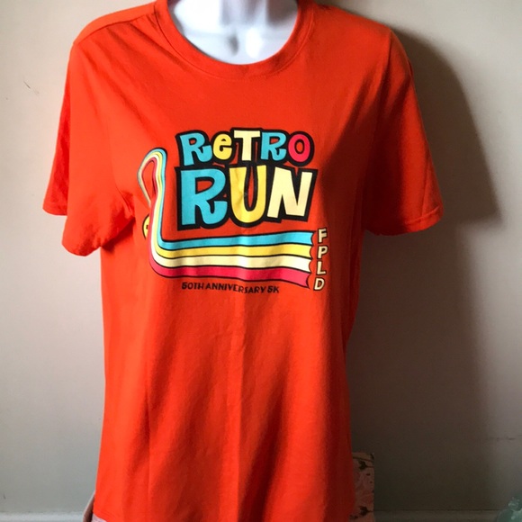 Tops - Retro Run graphic tee